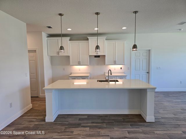 571 Fondulac Street SW, Palm Bay, FL 32908