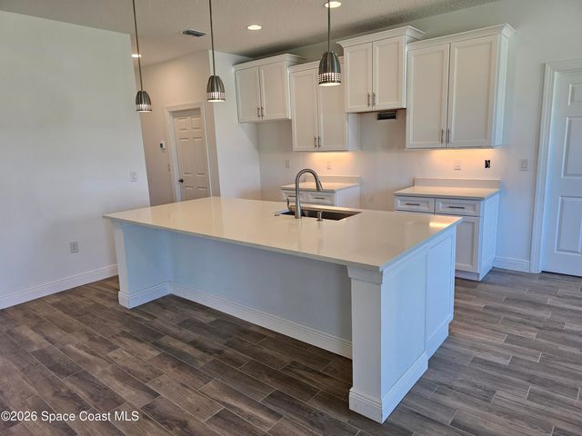 571 Fondulac Street SW, Palm Bay, FL 32908