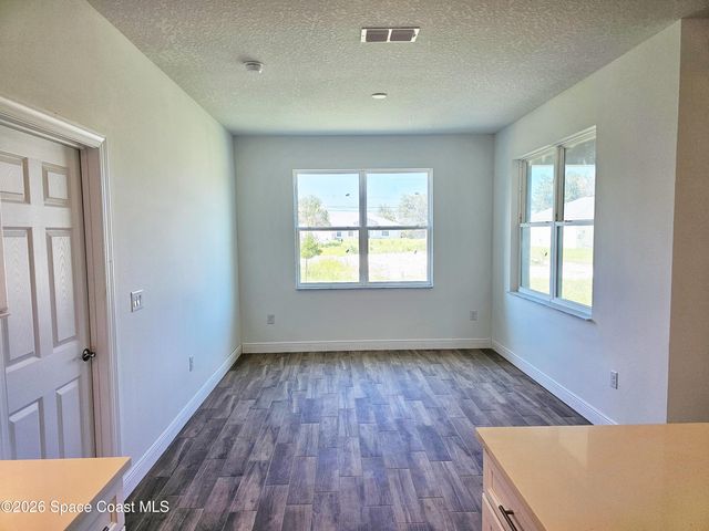 571 Fondulac Street SW, Palm Bay, FL 32908