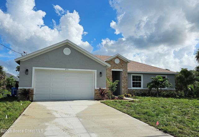 571 Fondulac Street SW, Palm Bay, FL 32908
