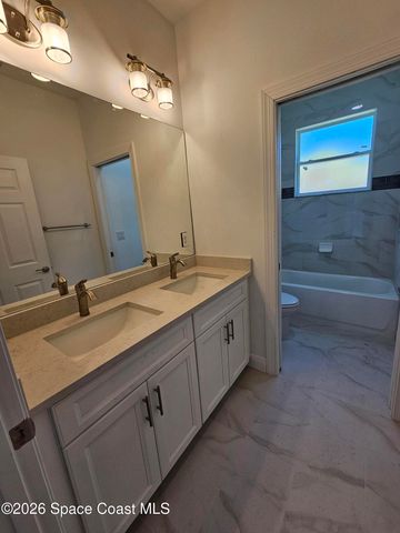 571 Fondulac Street SW, Palm Bay, FL 32908