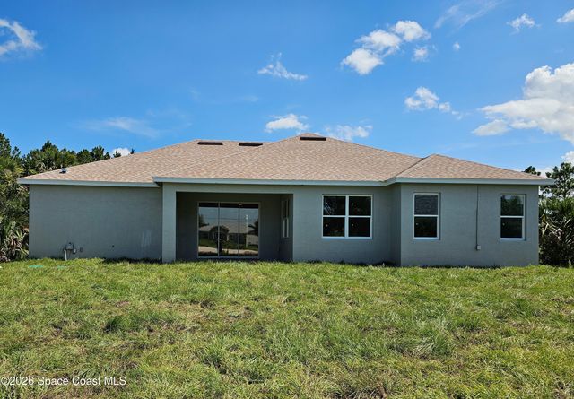 571 Fondulac Street SW, Palm Bay, FL 32908