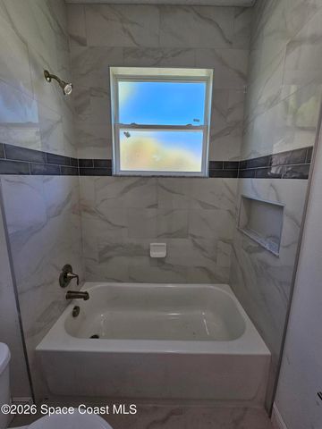 571 Fondulac Street SW, Palm Bay, FL 32908