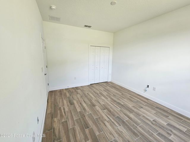 571 Fondulac Street SW, Palm Bay, FL 32908