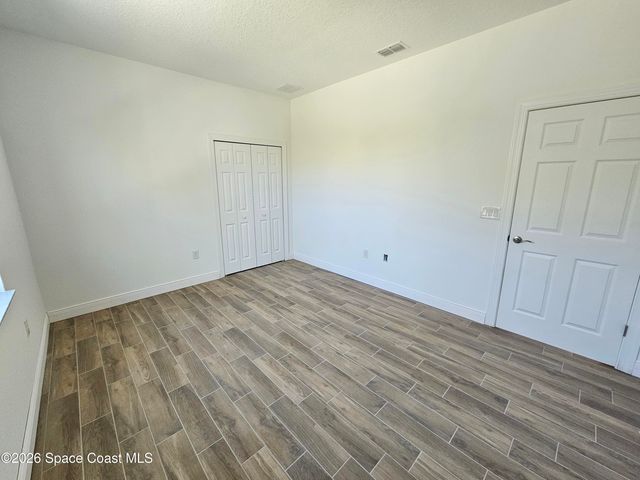 571 Fondulac Street SW, Palm Bay, FL 32908