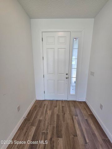 571 Fondulac Street SW, Palm Bay, FL 32908