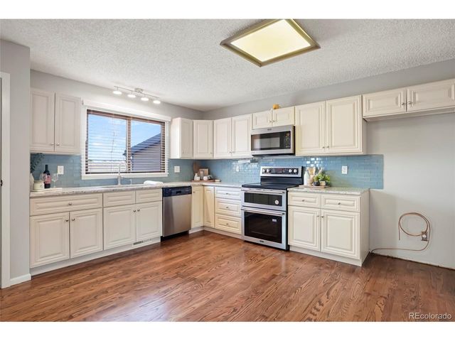 8299 Lakeview Dr, Parker, CO 80134