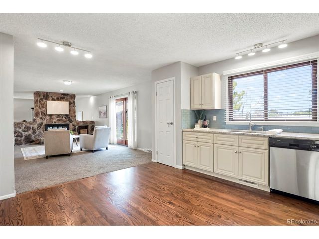 8299 Lakeview Dr, Parker, CO 80134