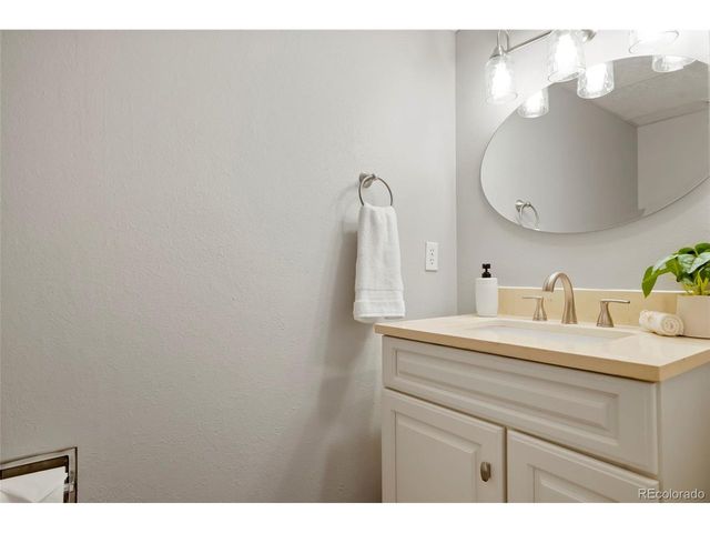 8299 Lakeview Dr, Parker, CO 80134