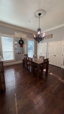 445 W Belknap Street, Jacksboro, TX 76458