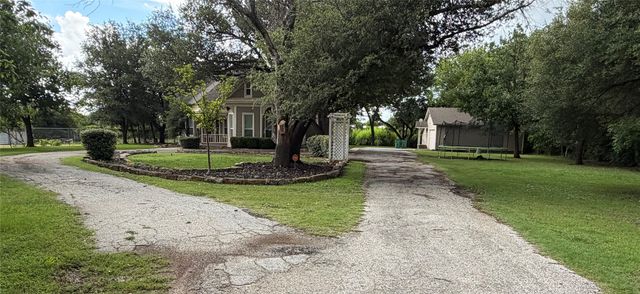 445 W Belknap Street, Jacksboro, TX 76458