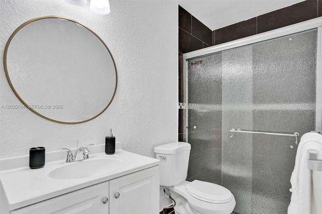 310 NE 162nd St, Miami, FL 33162