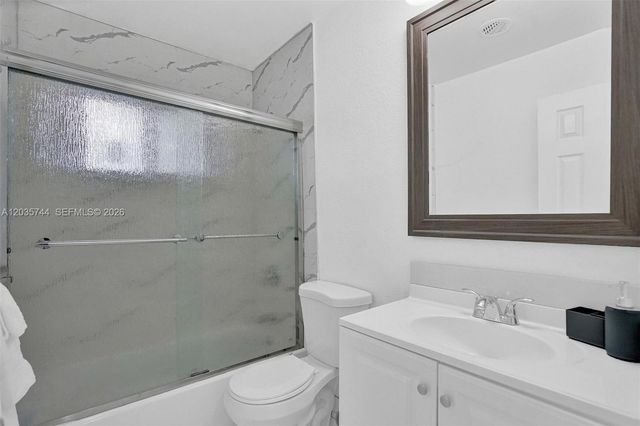 310 NE 162nd St, Miami, FL 33162