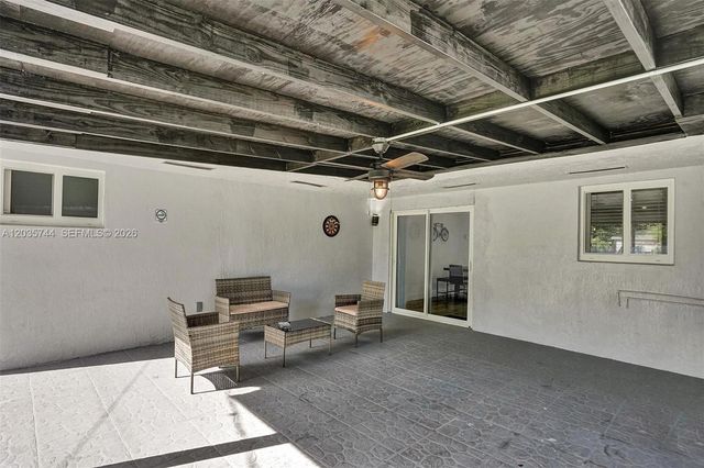 310 NE 162nd St, Miami, FL 33162