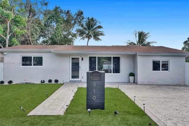 310 NE 162nd St, Miami, FL 33162