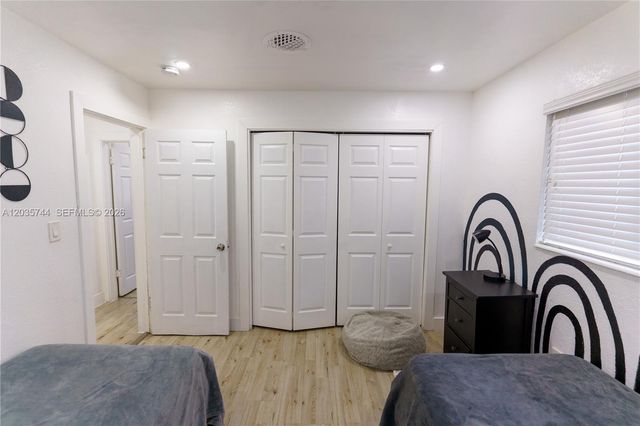 310 NE 162nd St, Miami, FL 33162