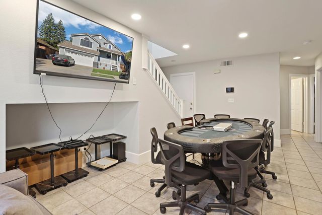 1143 Cherry Oak Ln, Manteca, CA 95336