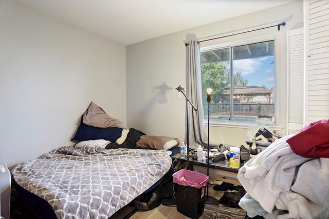 1143 Cherry Oak Ln, Manteca, CA 95336