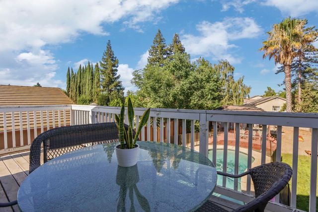 1143 Cherry Oak Ln, Manteca, CA 95336