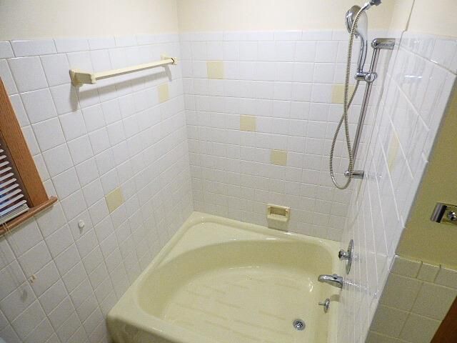 814 E Club Lane, Beloit, WI 53511