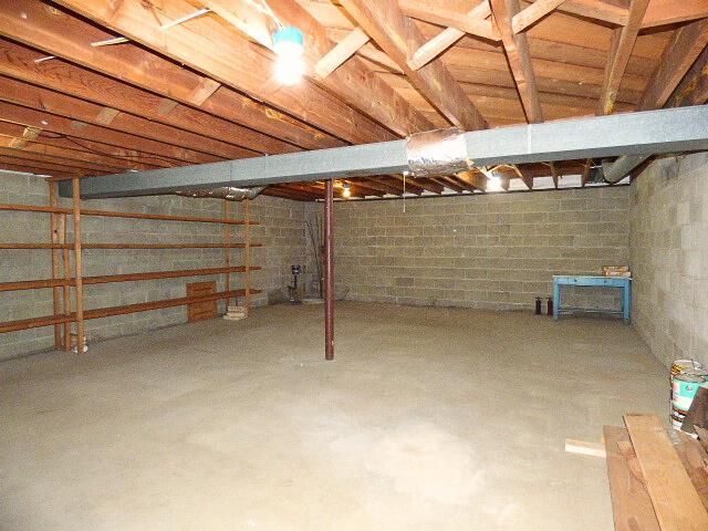 814 E Club Lane, Beloit, WI 53511