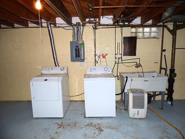 814 E Club Lane, Beloit, WI 53511