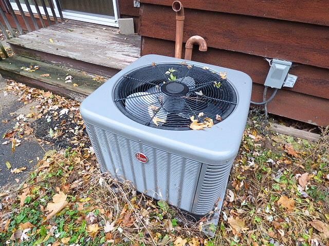 814 E Club Lane, Beloit, WI 53511