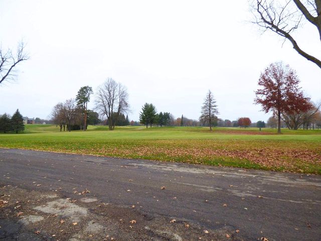 814 E Club Lane, Beloit, WI 53511