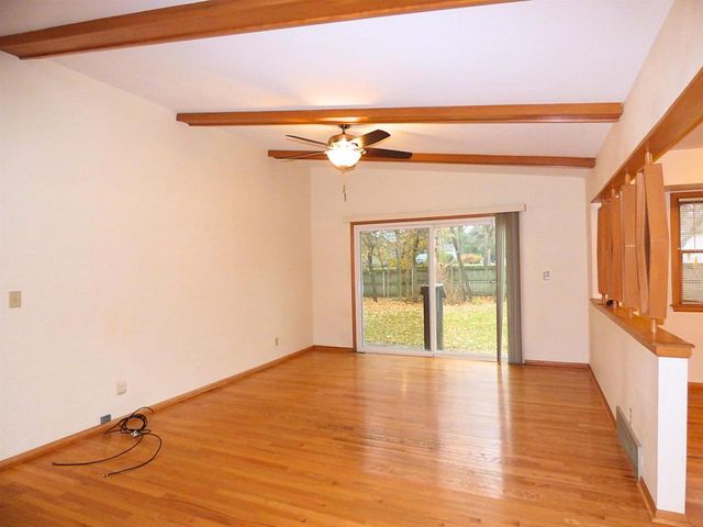 814 E Club Lane, Beloit, WI 53511