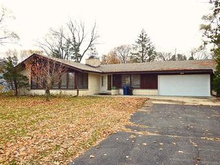 814 E Club Lane, Beloit, WI 53511