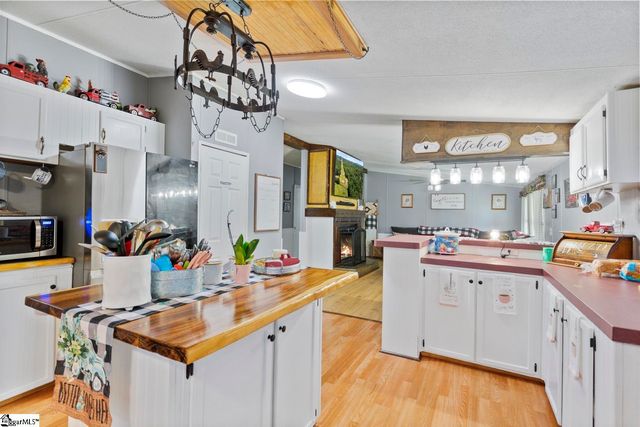 419-425 Chesapeake Trail, Pickens, SC 29671