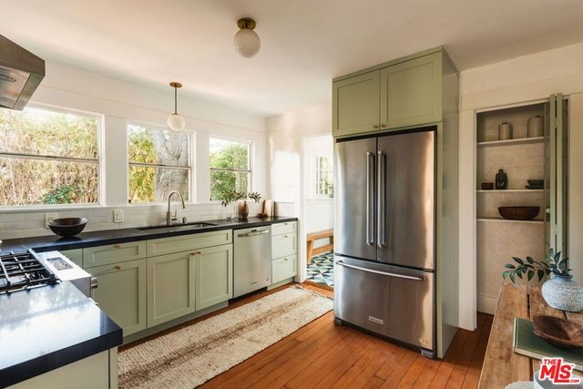 1401 N Coronado Street, Los Angeles, CA 90026