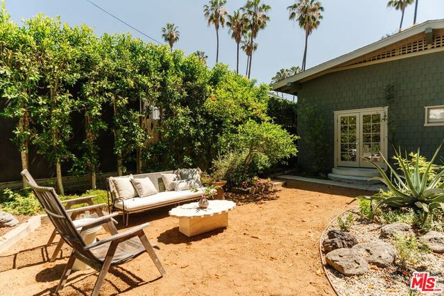 1401 N Coronado Street, Los Angeles, CA 90026