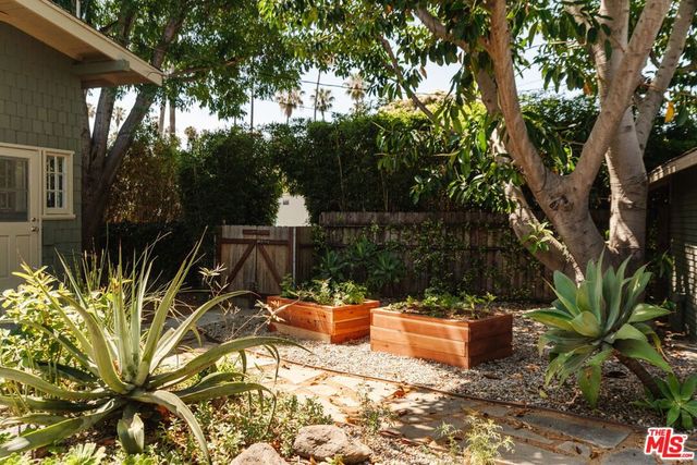 1401 N Coronado Street, Los Angeles, CA 90026