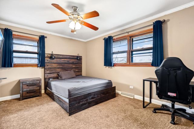 218 Lawndale Drive, Munster, IN 46321