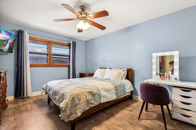 218 Lawndale Drive, Munster, IN 46321