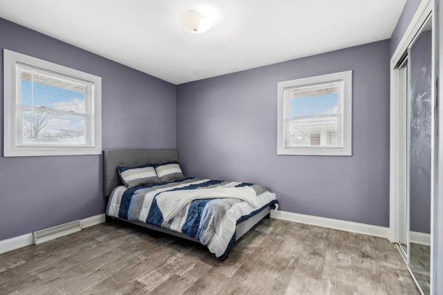 218 Lawndale Drive, Munster, IN 46321