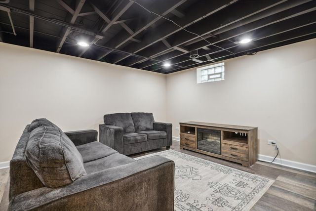 218 Lawndale Drive, Munster, IN 46321