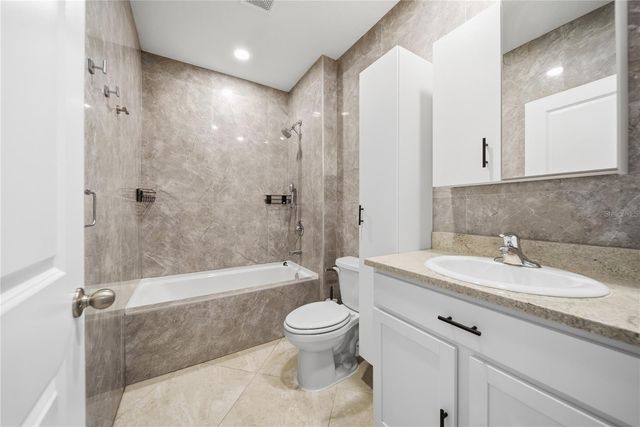 5120 VECCHIO COURT, Bradenton, FL 34211