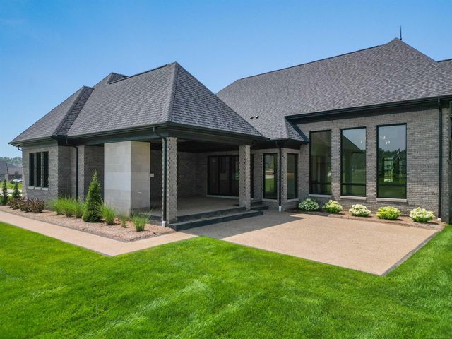 61570 Cotswold Drive, Washington Twp, MI 48094