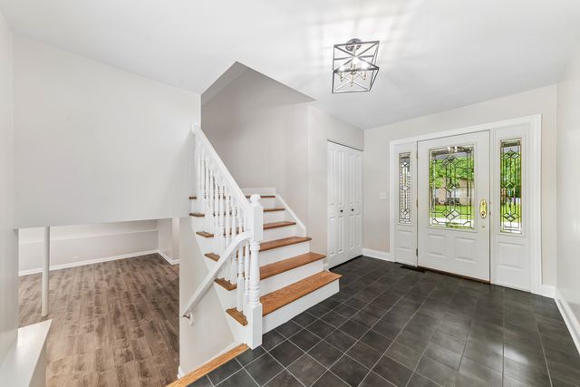 3239 Stillwell Court, Woodridge, IL 60517