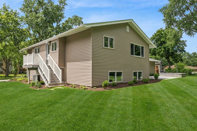 3239 Stillwell Court, Woodridge, IL 60517