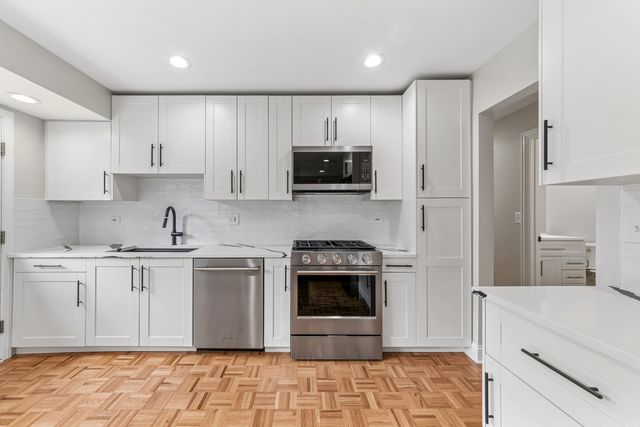 3239 Stillwell Court, Woodridge, IL 60517