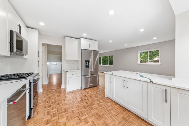 3239 Stillwell Court, Woodridge, IL 60517