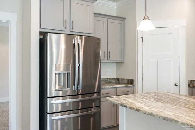 1940 Cambridge Park Dr, Gulf Breeze, FL 32563