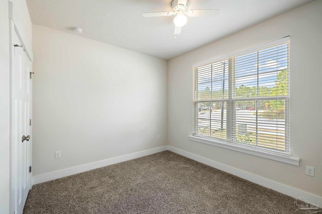 1940 Cambridge Park Dr, Gulf Breeze, FL 32563