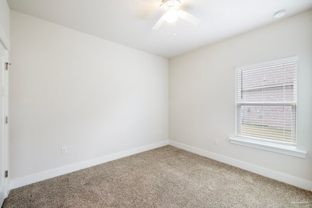 1940 Cambridge Park Dr, Gulf Breeze, FL 32563