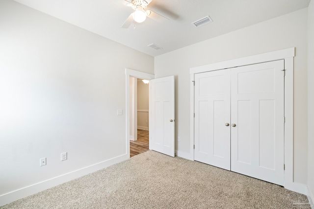 1940 Cambridge Park Dr, Gulf Breeze, FL 32563