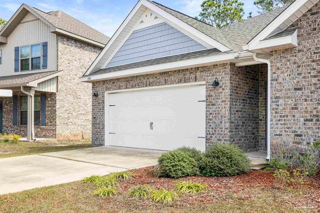 1940 Cambridge Park Dr, Gulf Breeze, FL 32563