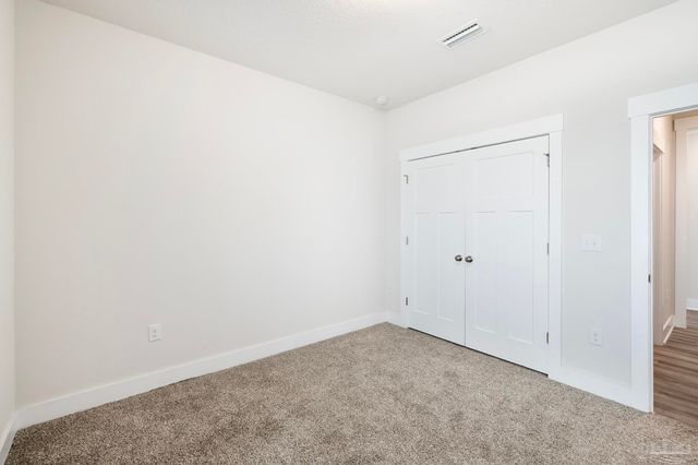 1940 Cambridge Park Dr, Gulf Breeze, FL 32563